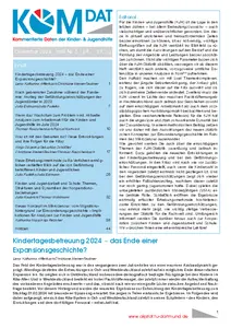 Abgebildet ist das Titelblatt der Zeitschrift „KomDat – Kommentierte Daten der Kinder  & Jugendhilfe“. Es handelt sich um die Ausgabe Dezember 2024, Heft Nummer 3/24 des 27. Jahrgangs. Die Zeitschrift wird von der Arbeitsstelle Kinder  und Jugendhilfestatistik (AKJStat) im Forschungsverbund Deutsches Jugendinstitut und Technische Universität Dortmund herausgegeben. Das Cover zeigt oben den Zeitschriftentitel „KomDat“ sowie den Untertitel „Kommentierte Daten der Kinder  & Jugendhilfe“. Darunter befindet sich eine ausführliche Inhaltsübersicht mit Themen und Seitenzahlen. Im unteren Bereich ist das Schwerpunktthema hervorgehoben: „Kindertagesbetreuung 2024 – das Ende einer Expansionsgeschichte?“. Rechts ist ein Editorial Text abgebildet. Am unteren Rand ist die Internetadresse www.akjstat.tu dortmund.de angegeben. Das Cover ist überwiegend weiß gestaltet und nutzt blaue und rote grafische Elemente.